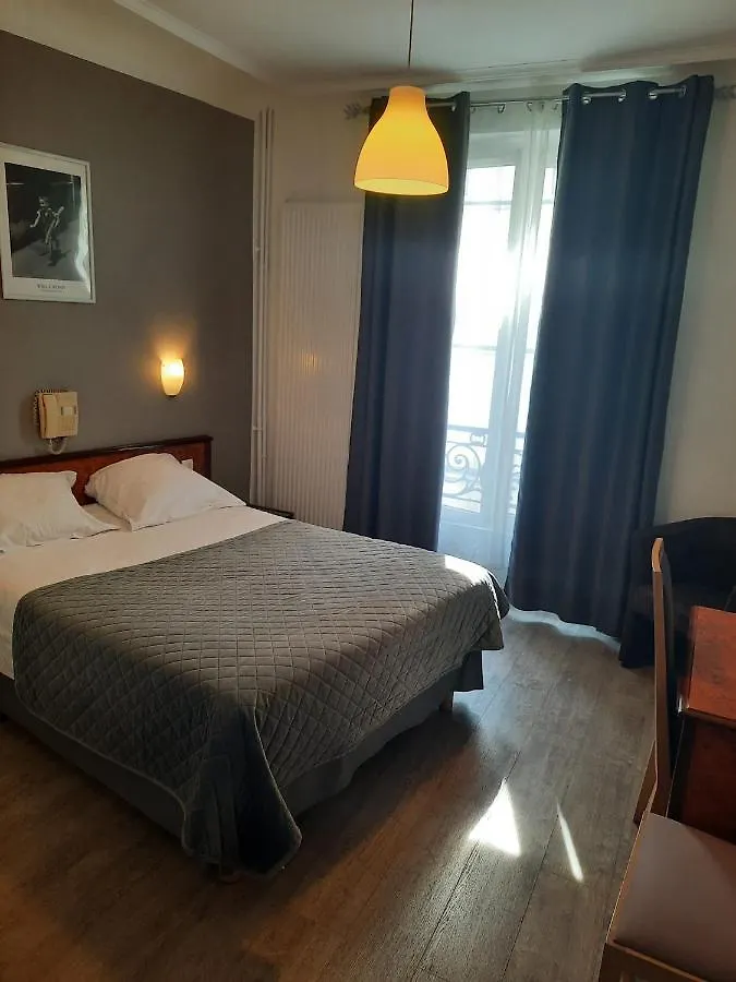 ***  Hotel Le Saint-Hubert - Gare De Lyon Bastille Paris França