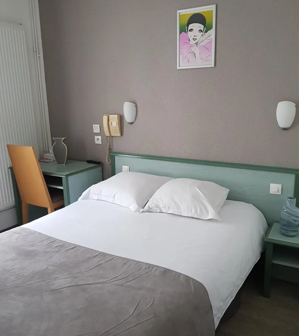 Hotel Le Saint-Hubert - Gare De Lyon Bastille Paris 3*,  França