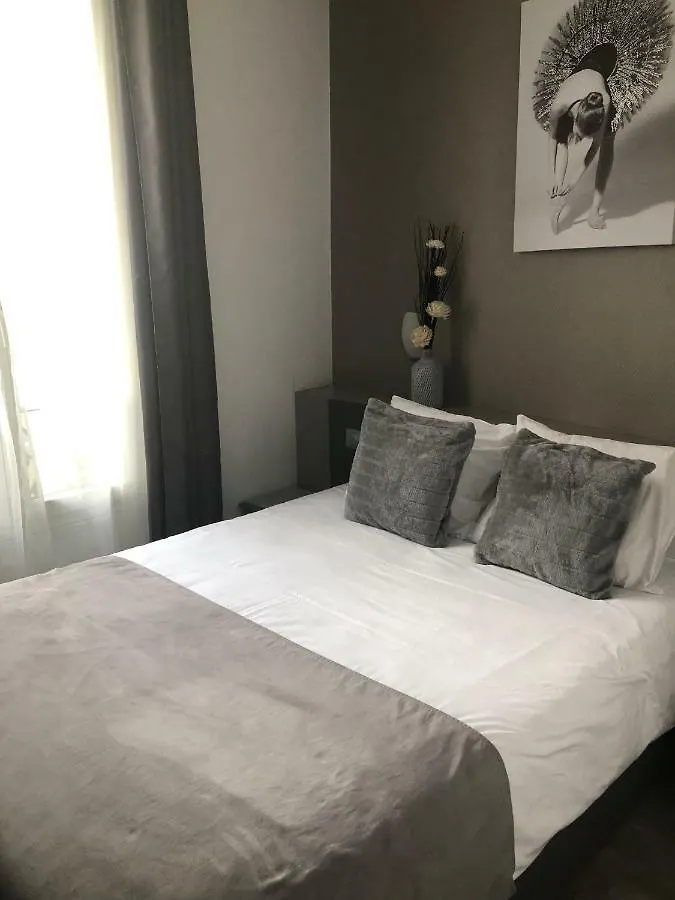 Hotel Le Saint-Hubert - Gare De Lyon Bastille Paris